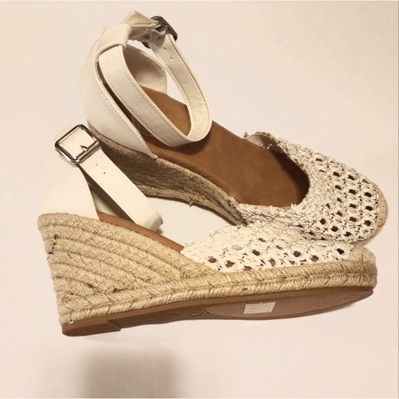 JOURNEE COLLECTION White Sierra Espadrille Wedge Sandal Size 9 - Picture 7 of 10
